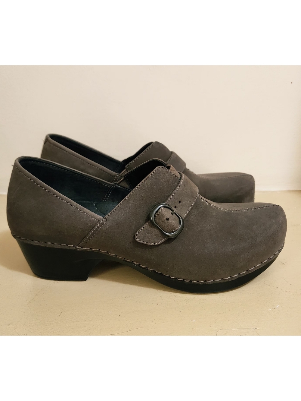 Dansko Leather Grey Suede Buckle Slip On Tamara Clogs Shoes Sz 41/10,5 - Picture 4 of 10